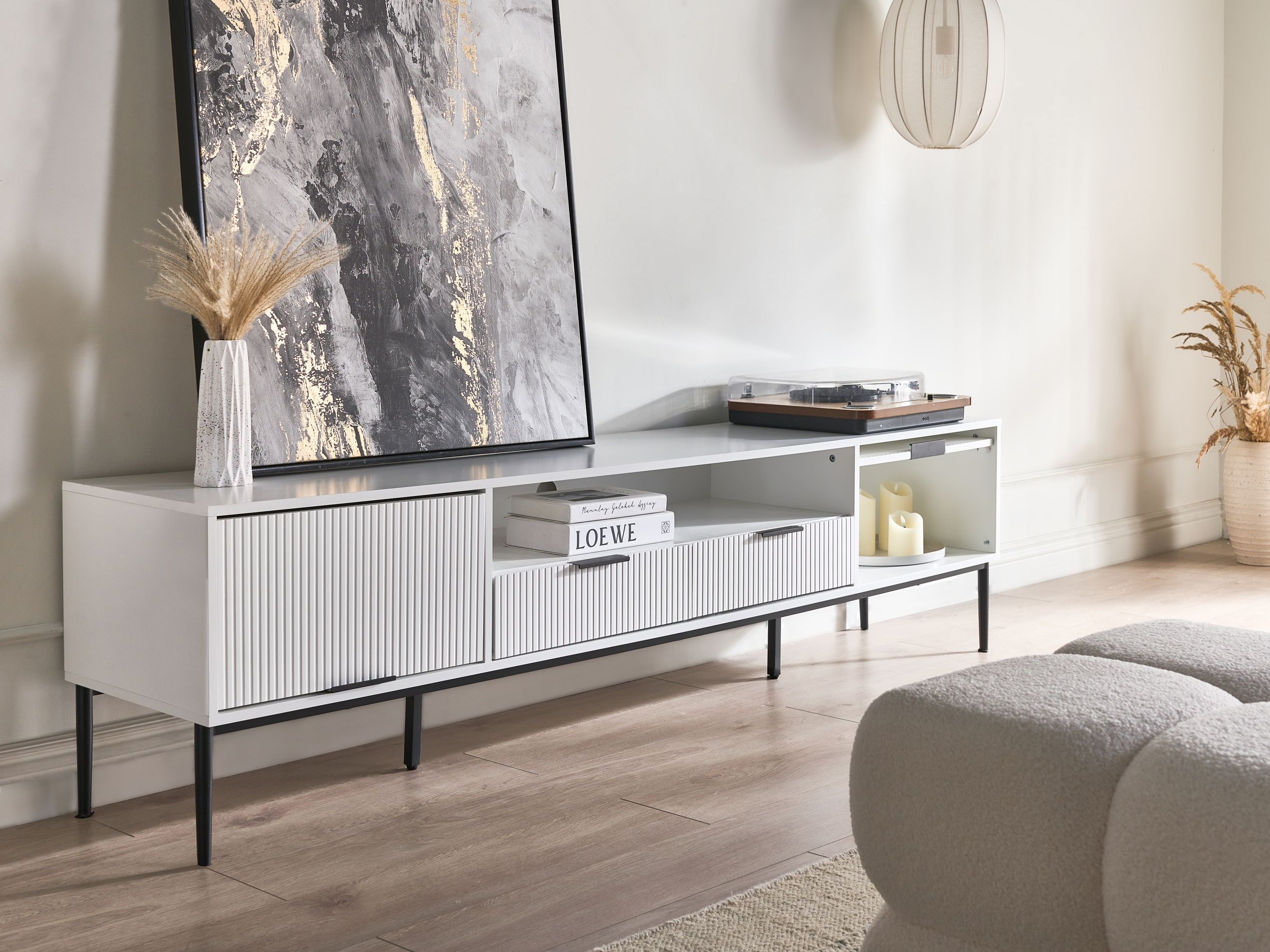 TV staliukas Berwyn 3025