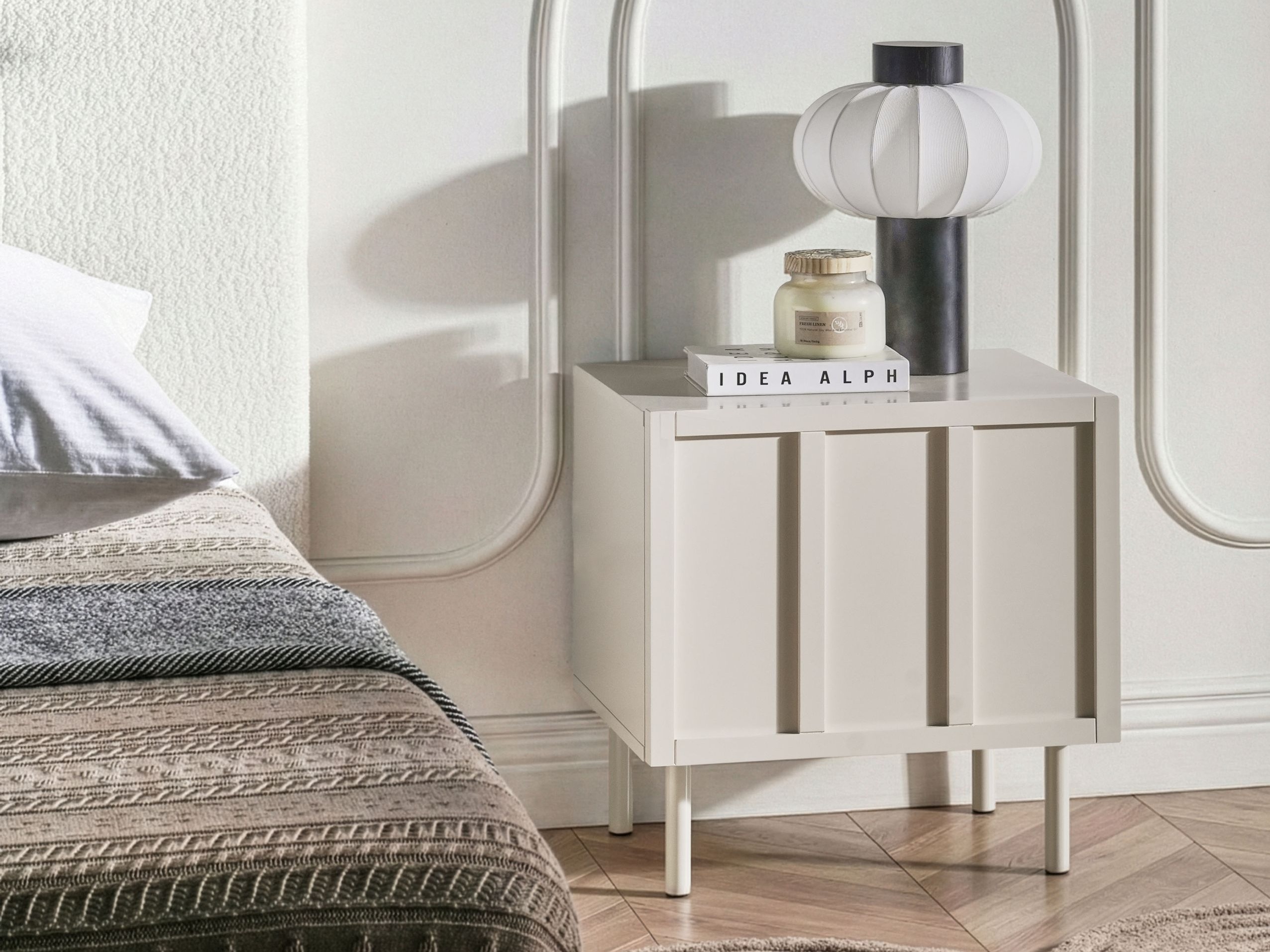 Naktinis staliukas Berwyn 3058