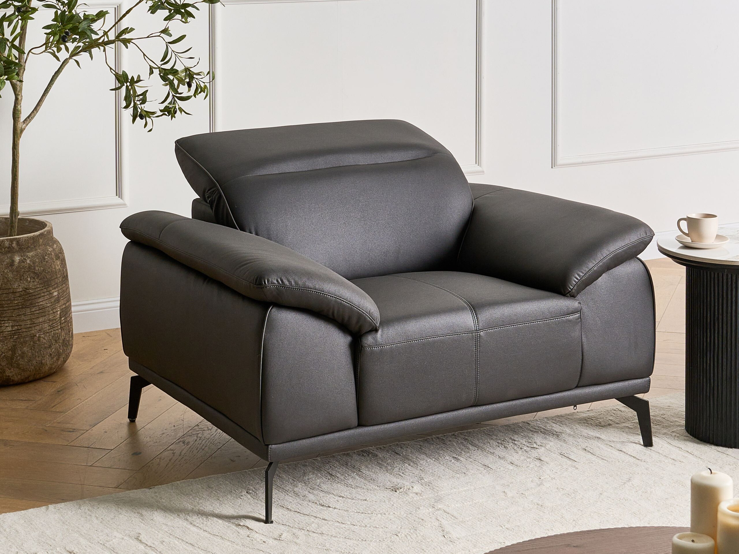 Fotelis Berwyn 3124 (Juoda)