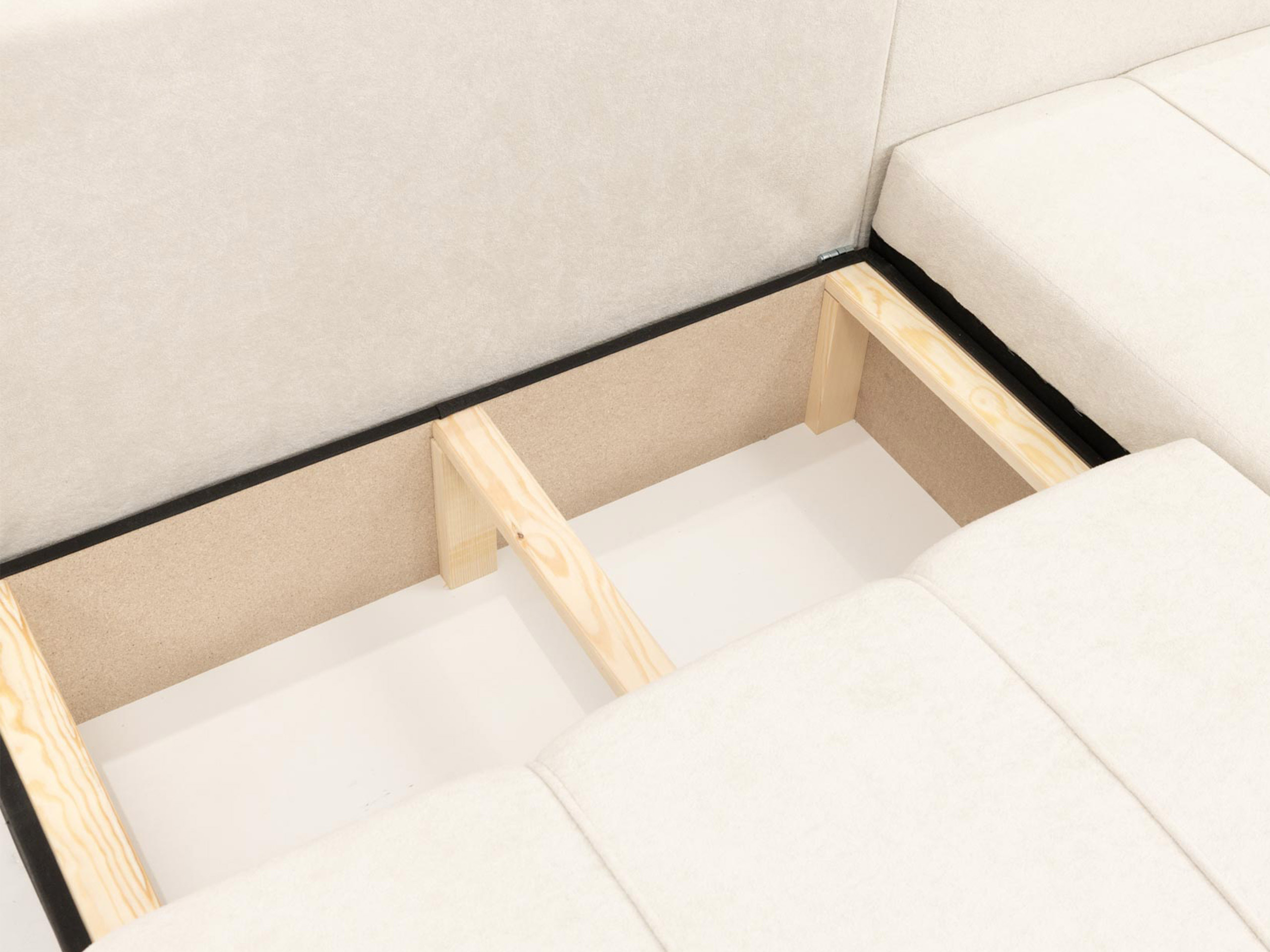 Minkštas kampas ST8349 su pažeista pakuote