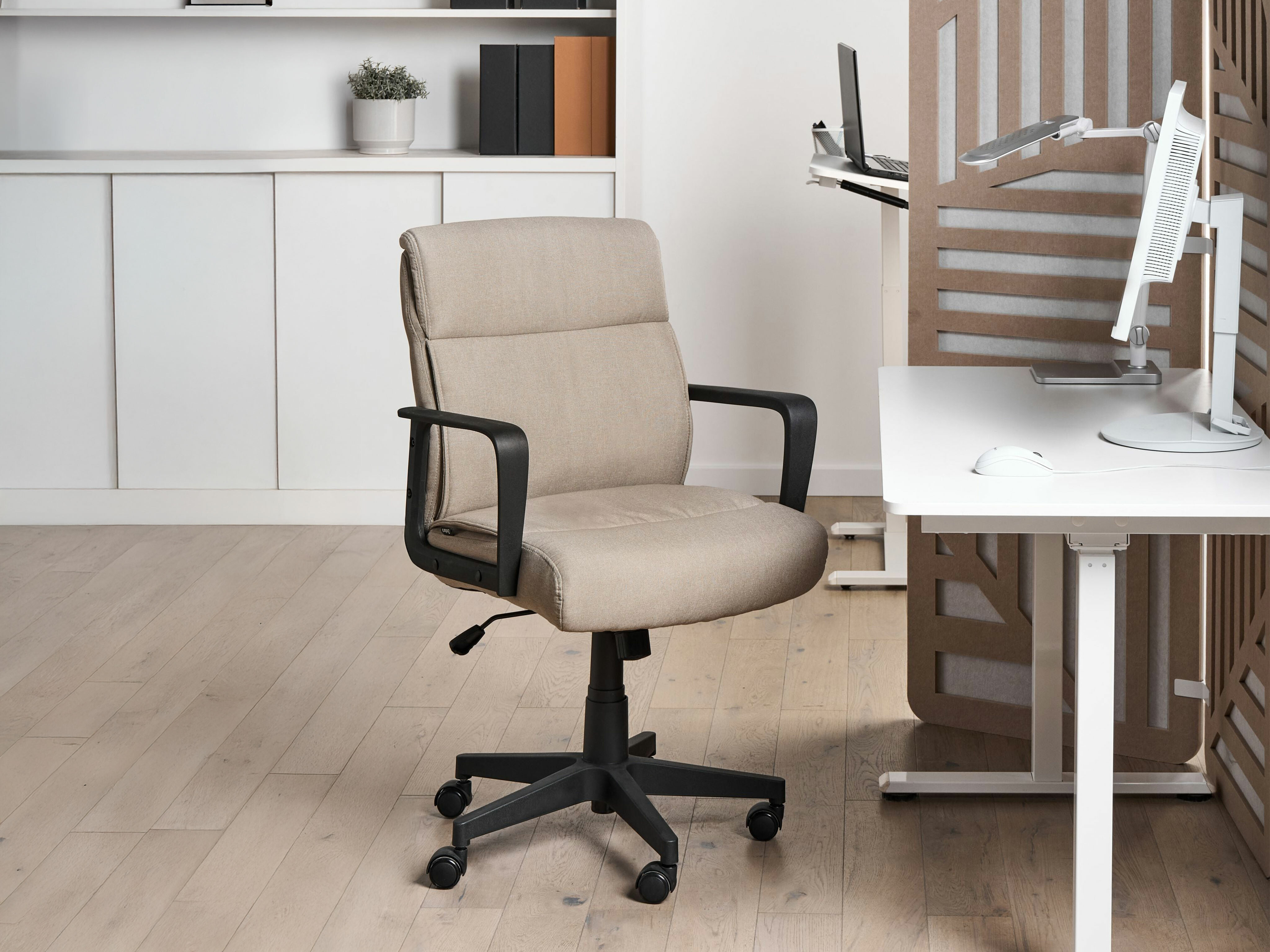 Biuro kėdė Berwyn 3142 (Smėlinė)