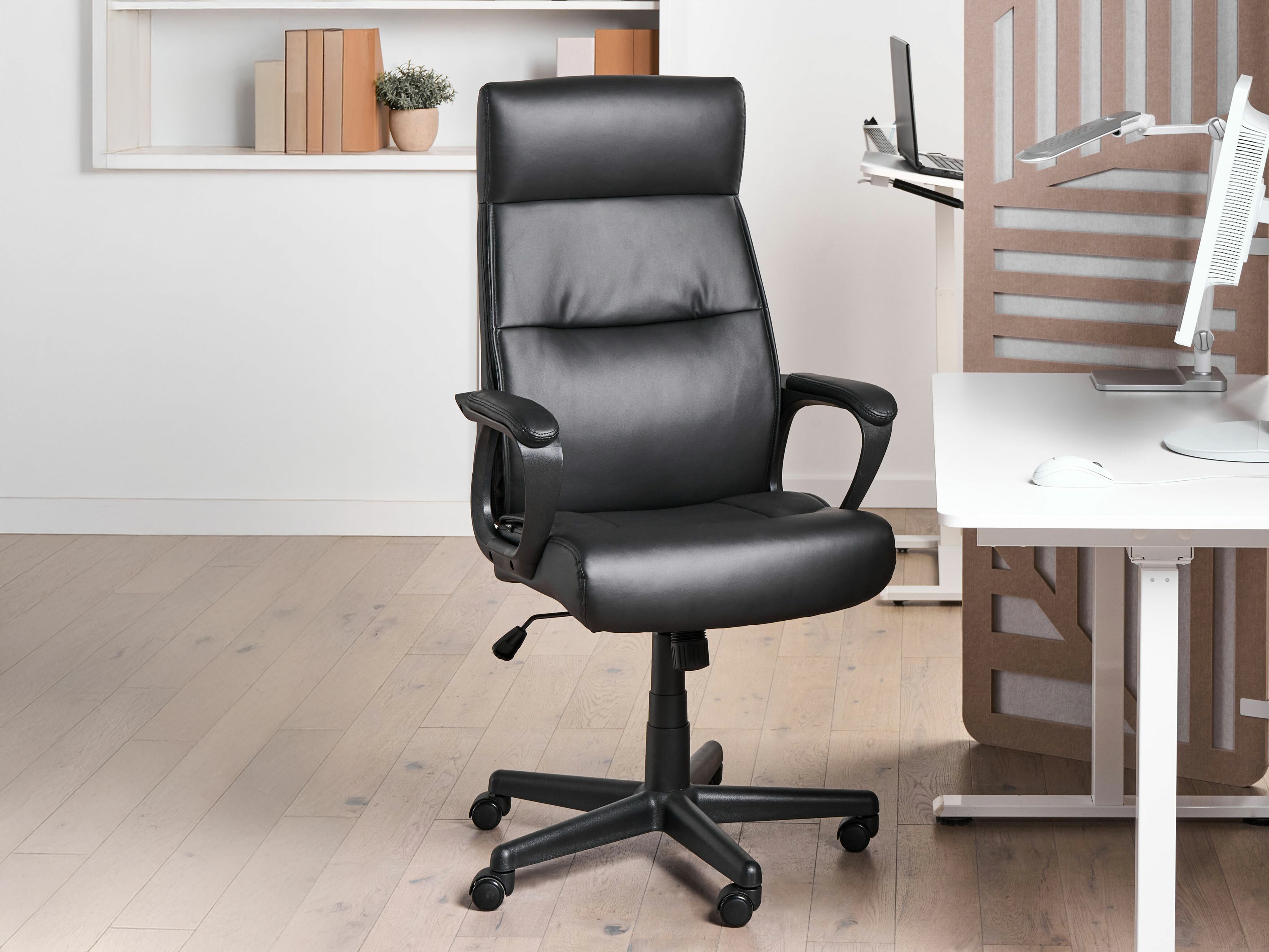 Biuro kėdė Berwyn 3175 (Juoda)