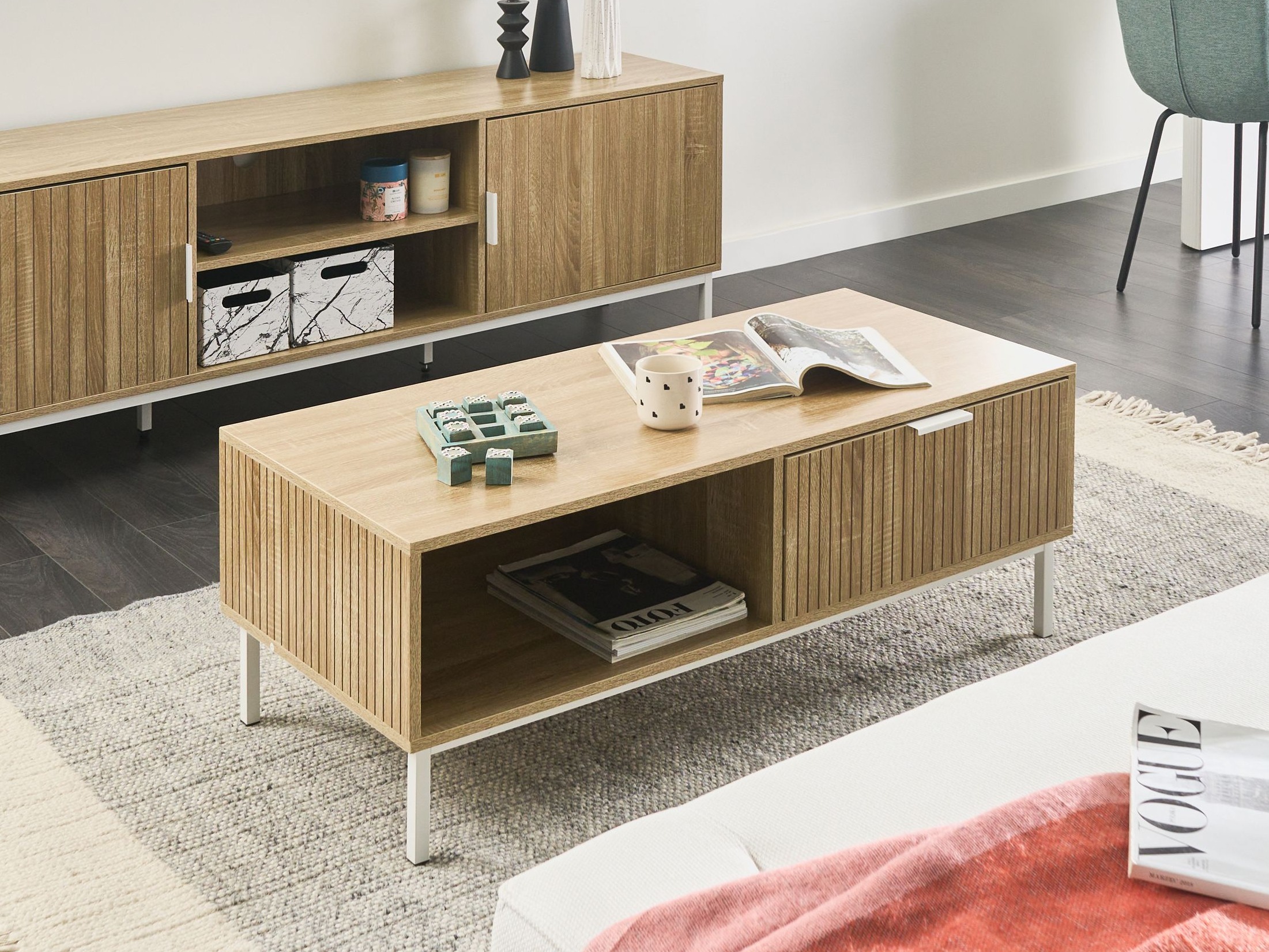 Žurnalinis staliukas Berwyn 3176