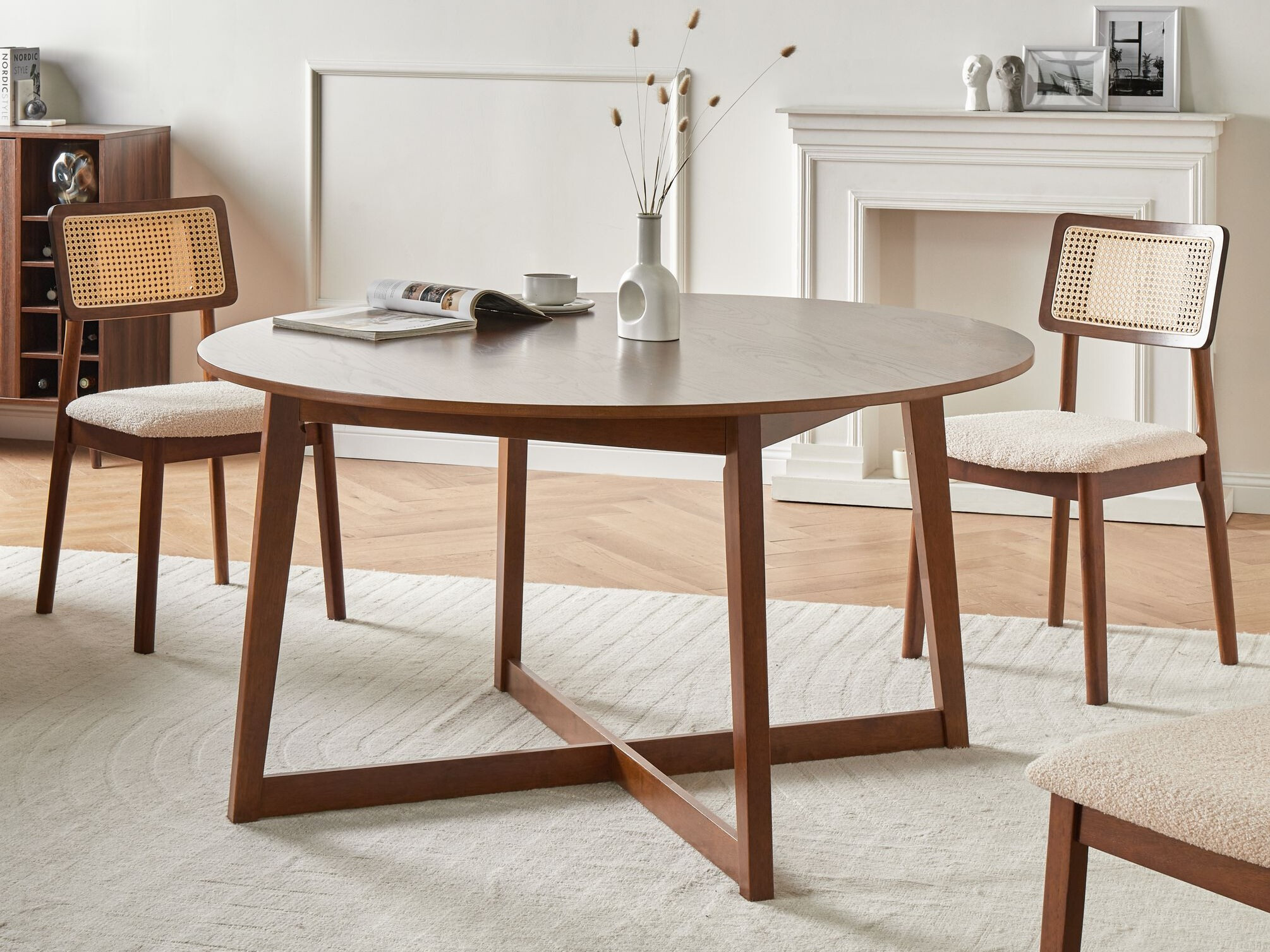 Stalas Berwyn 3209 (Tamsus ąžuolas)