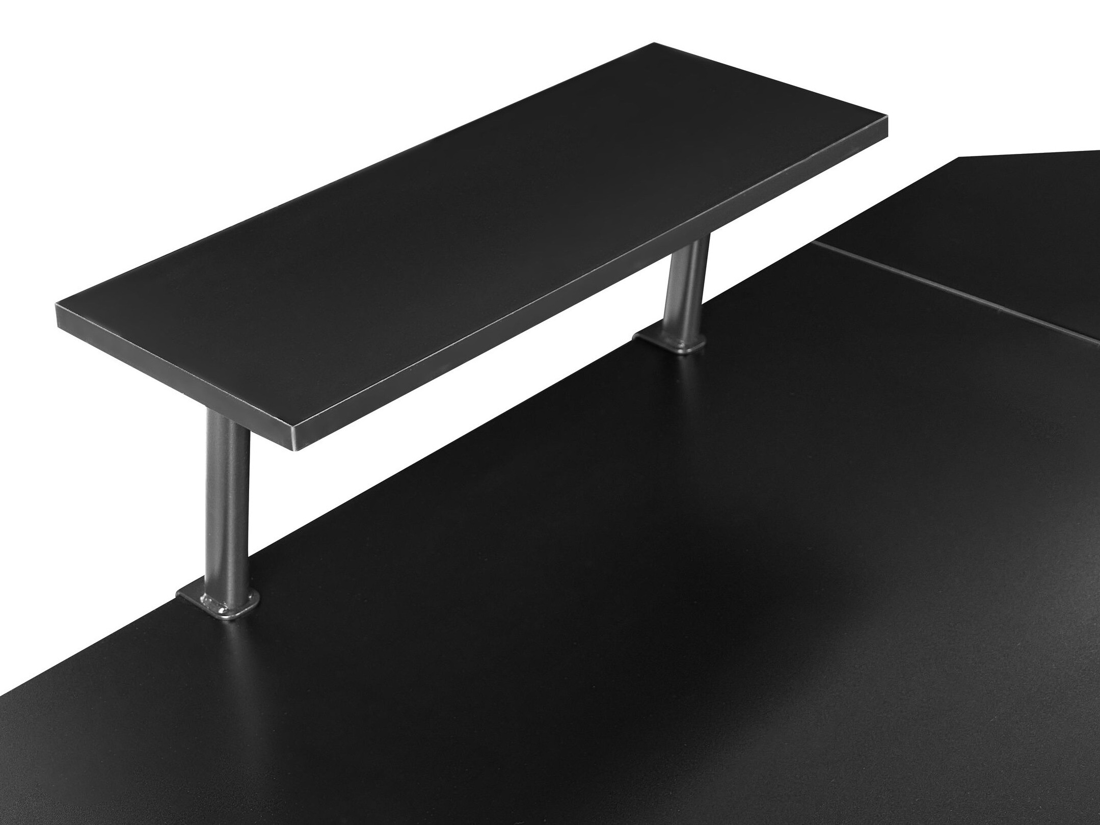 Kampinis darbo stalas Berwyn 3218 (Juoda)