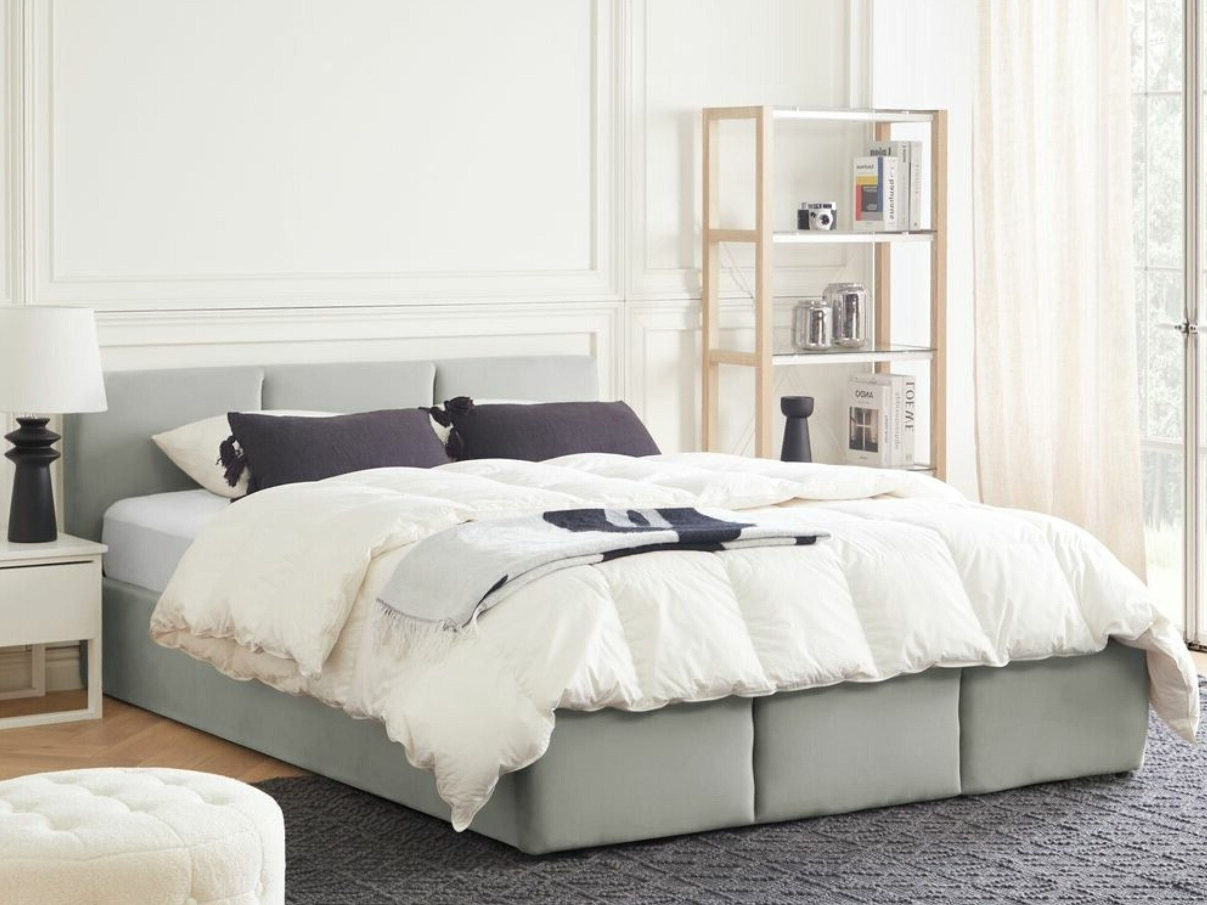 Lova Berwyn 1780 (Šviesi pilka)