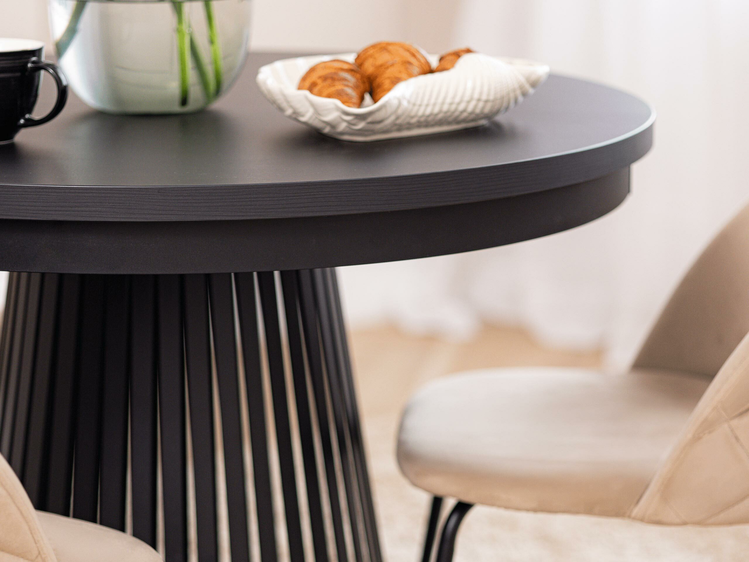 Stalas Stanton 150 (Juoda)