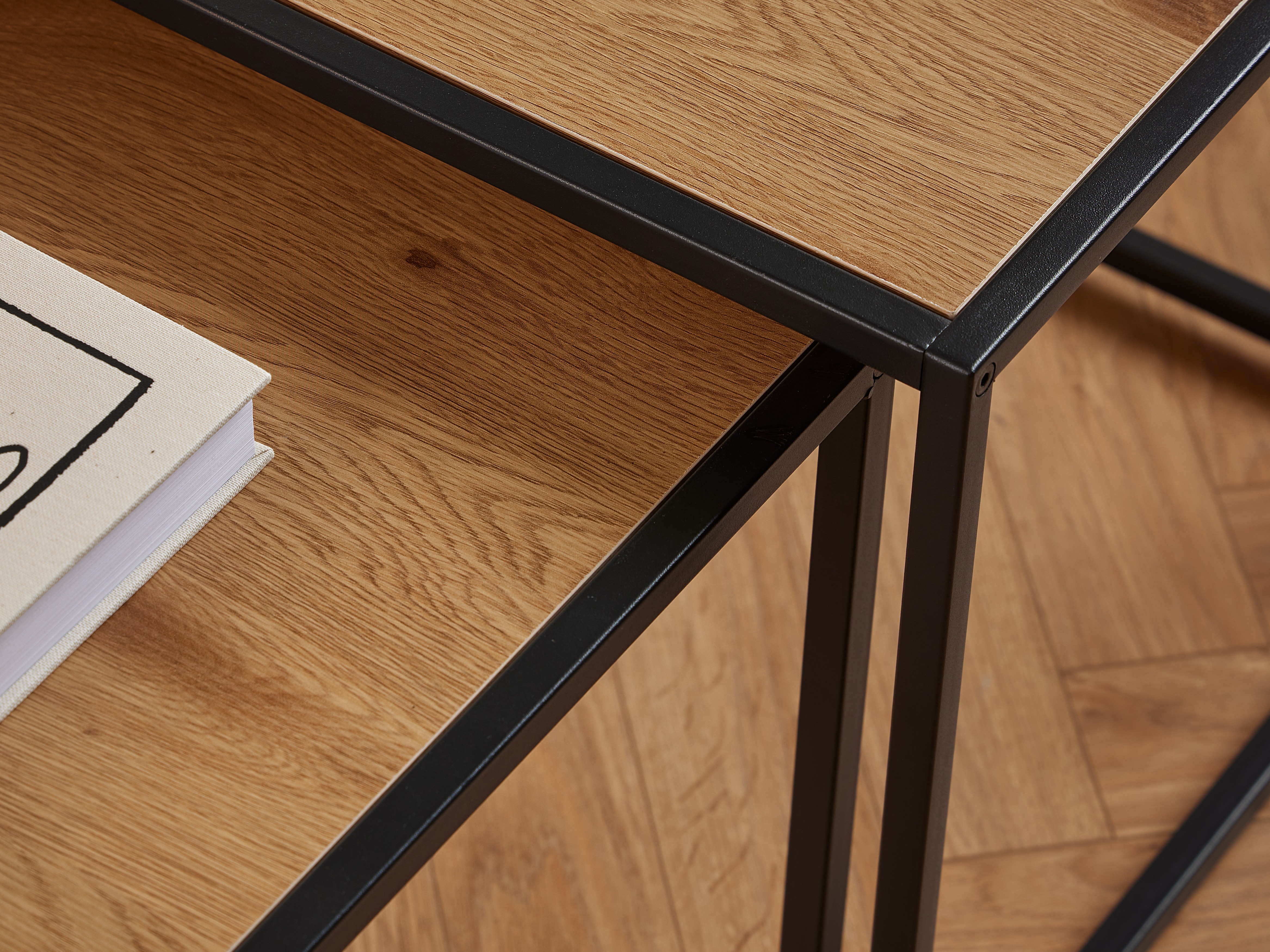 Šoninių staliukų komplektas ST8494