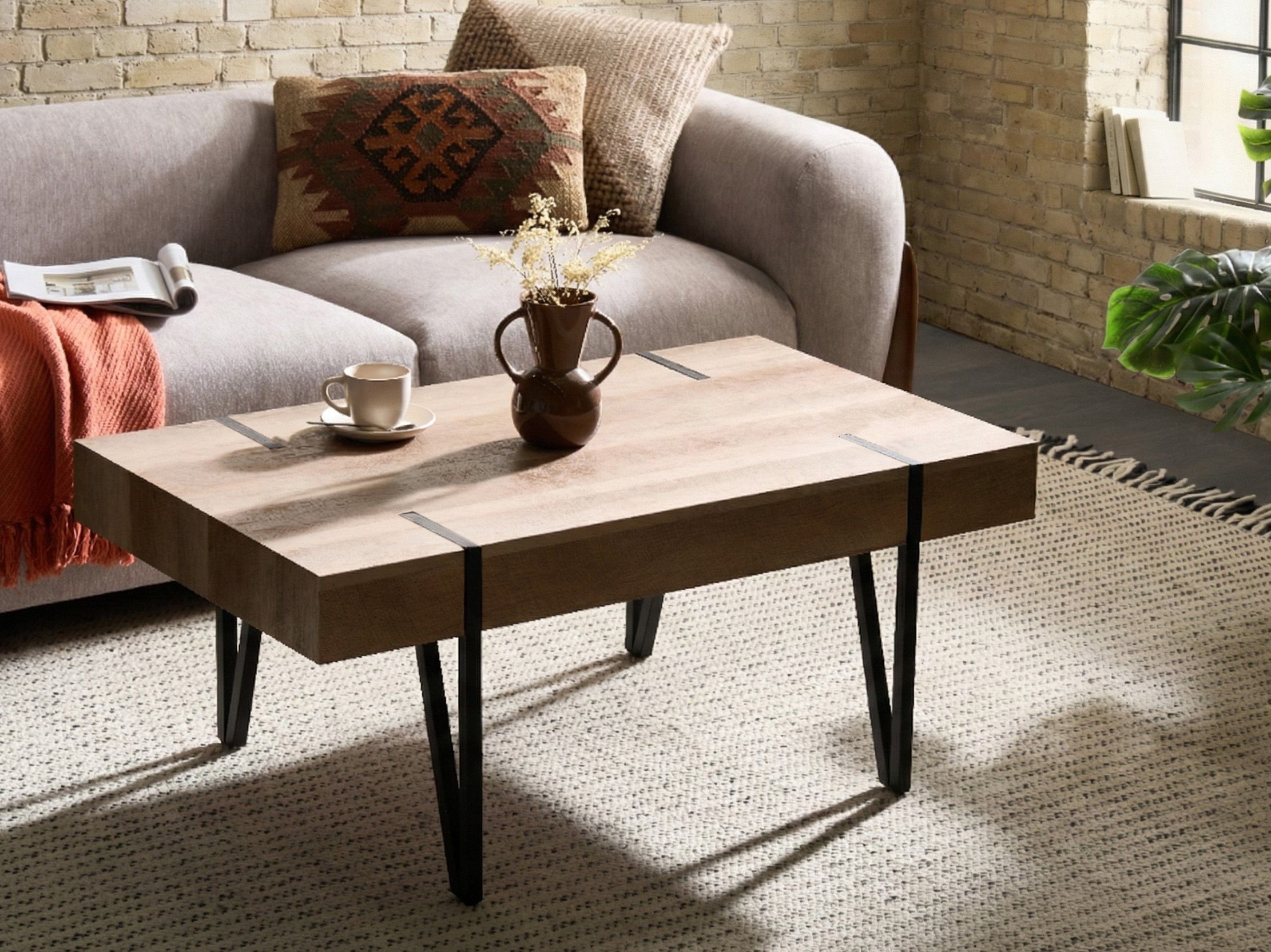 Žurnalinis staliukas Berwyn 694