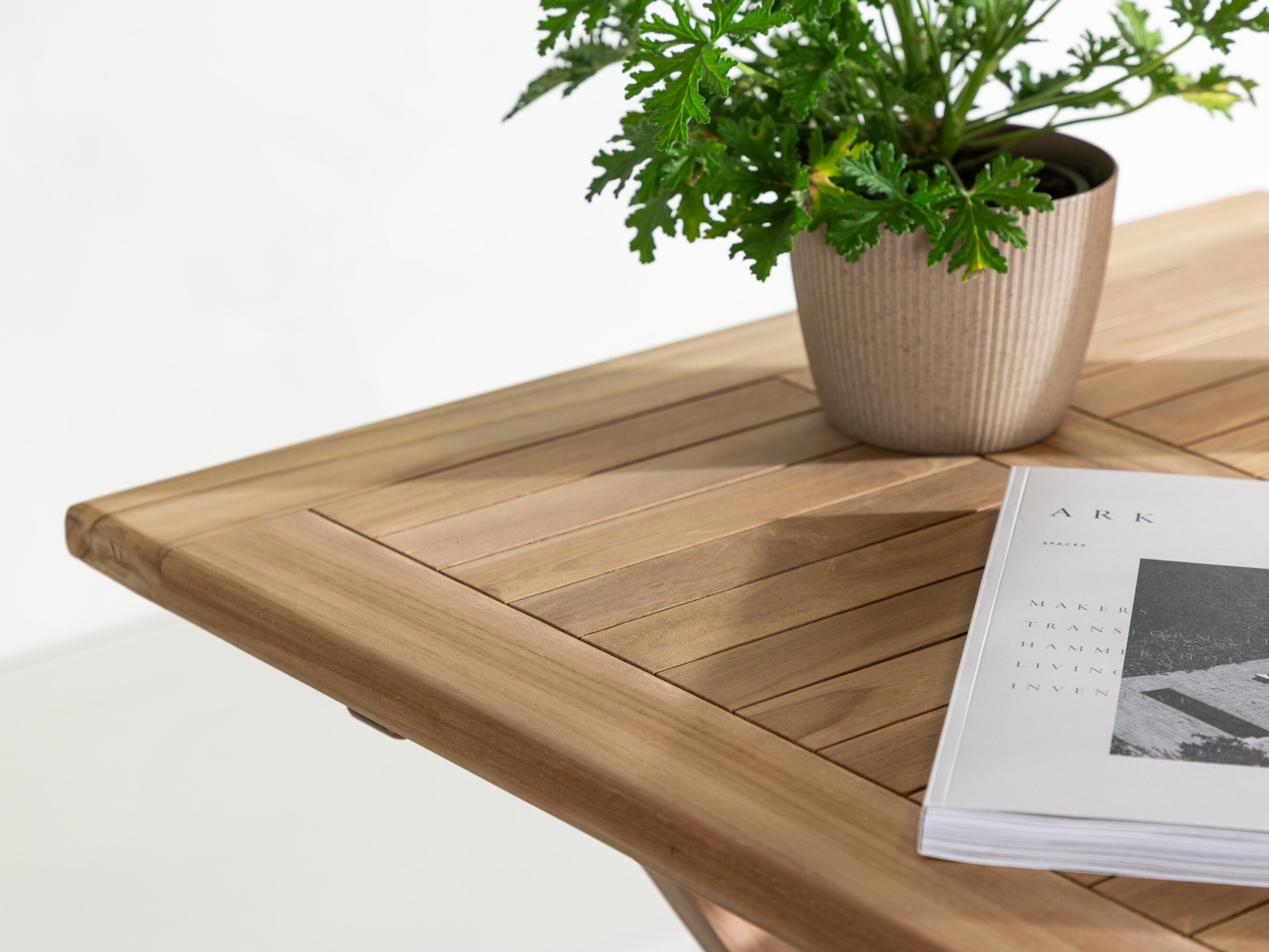 Lauko staliukas Nunova 137