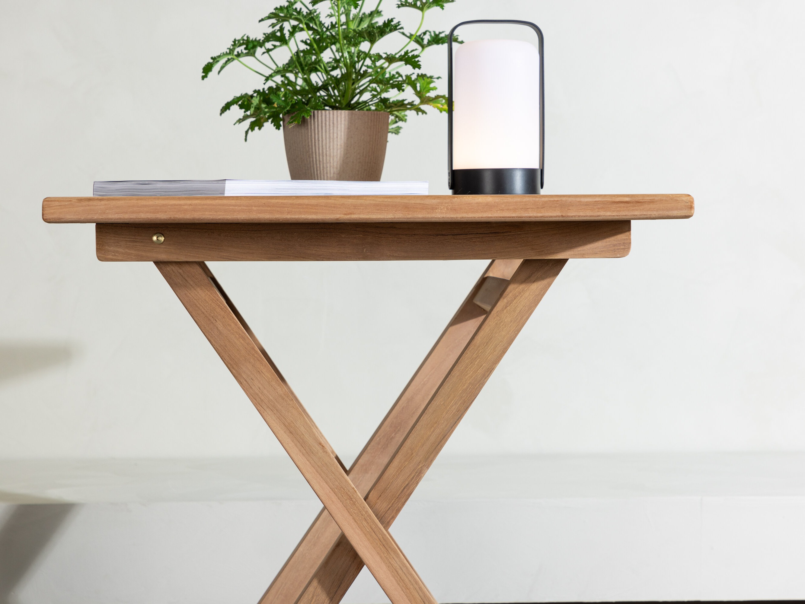 Lauko staliukas Nunova 137