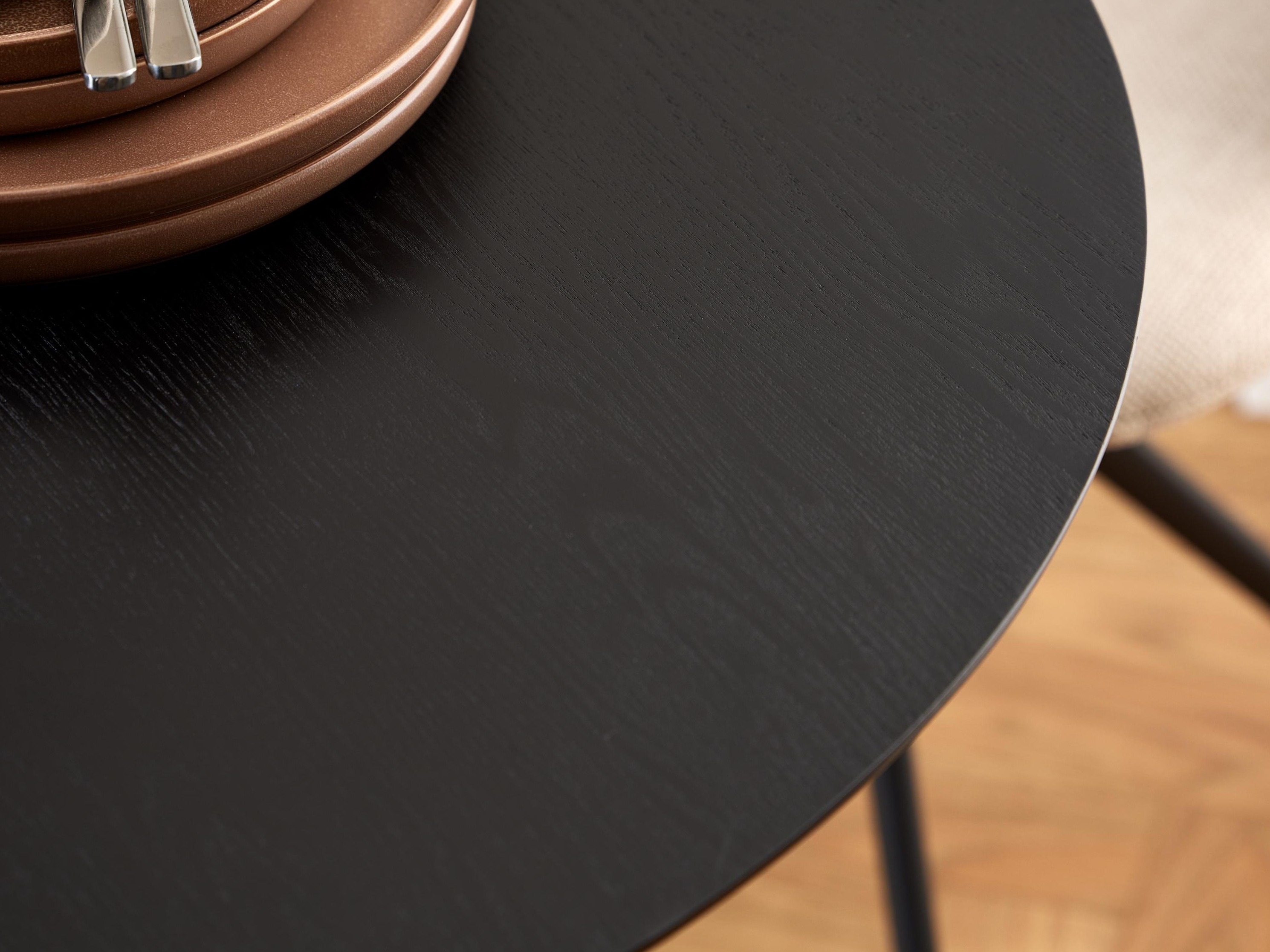 Stalas Norsica 1057 (Juoda + Juodas uosis)