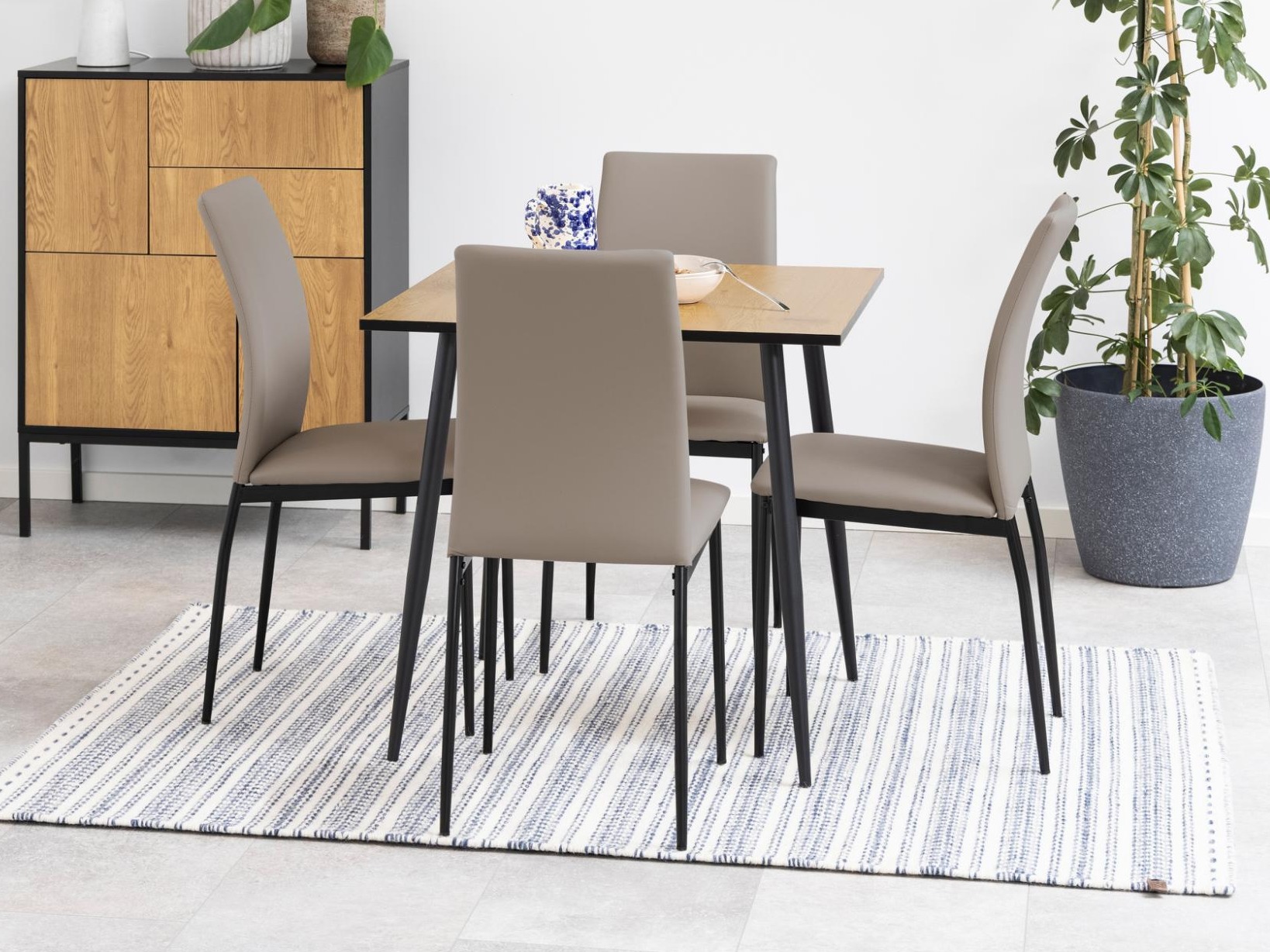 Stalas Norsica 374 (Laukinis ąžuolas + Juoda)