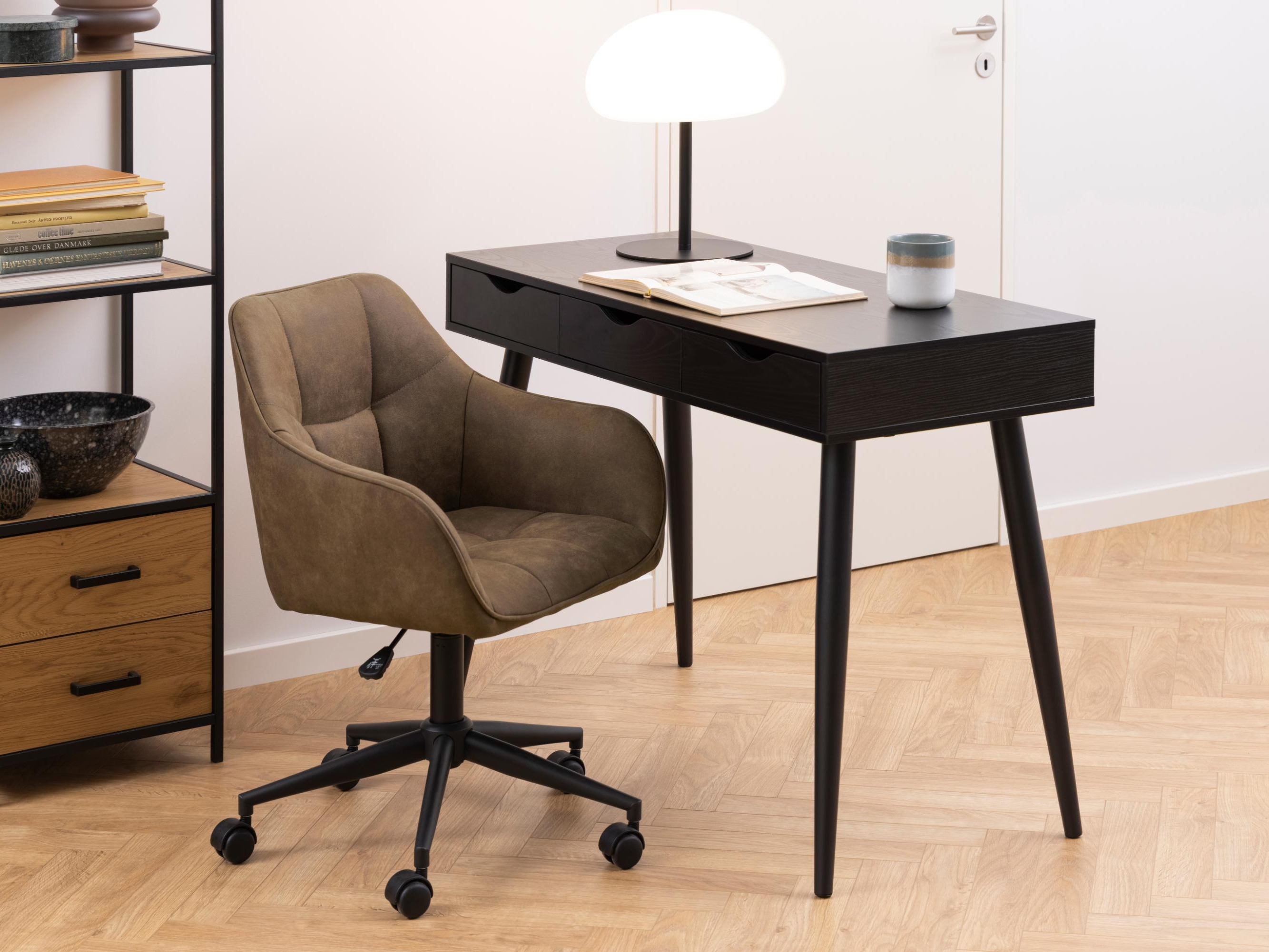 Darbo stalas Norsica 113 (Juoda)