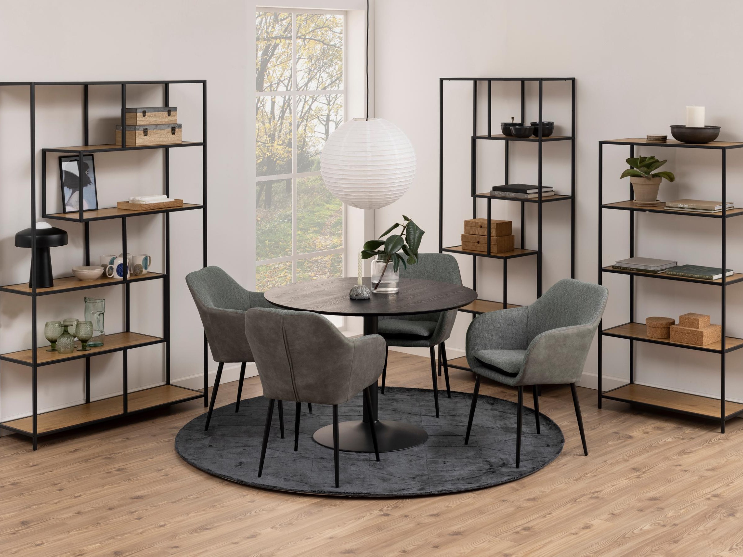 Stalas Norsica 951 (Juoda)