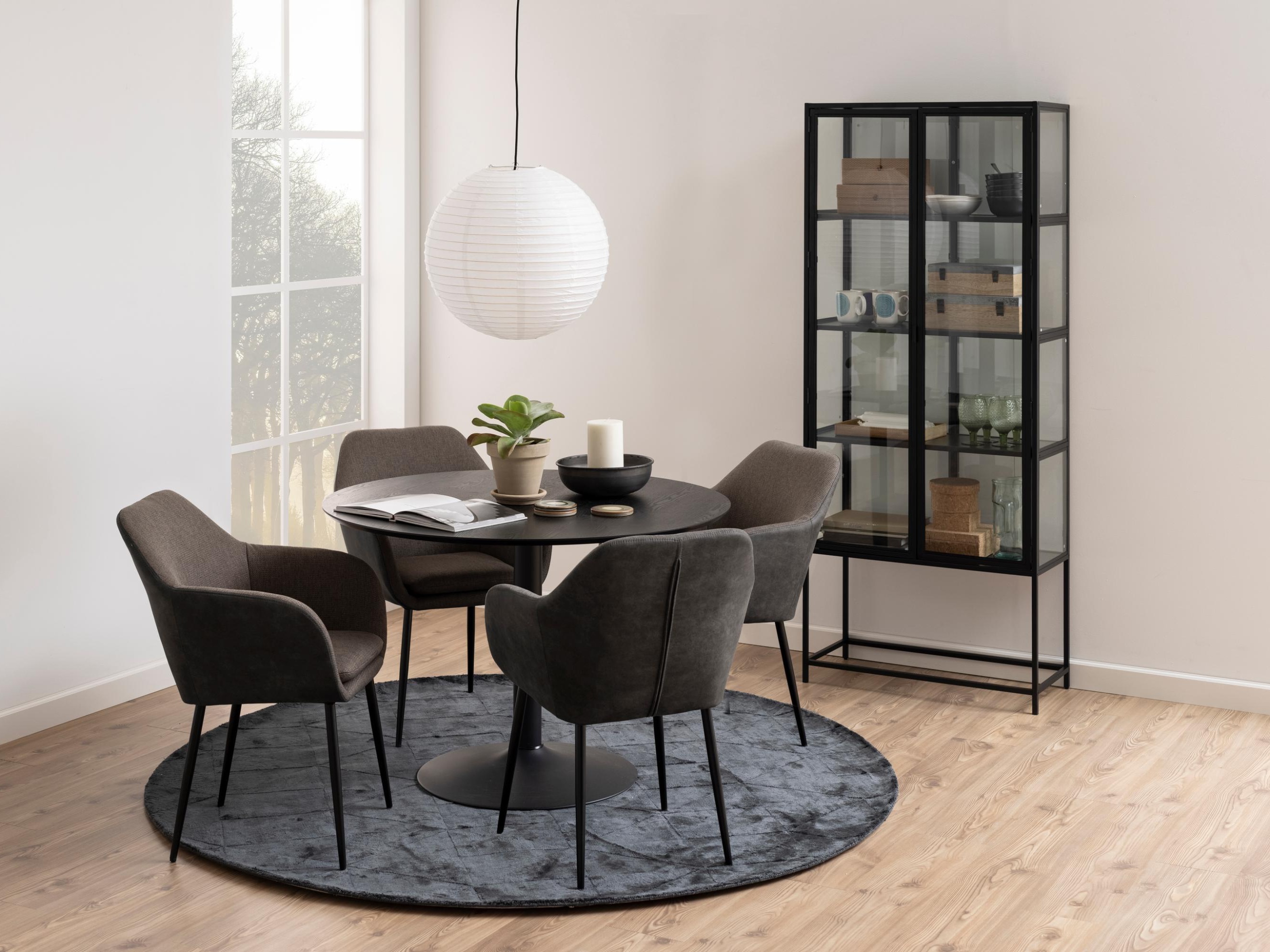 Stalas Norsica 951 (Juoda)