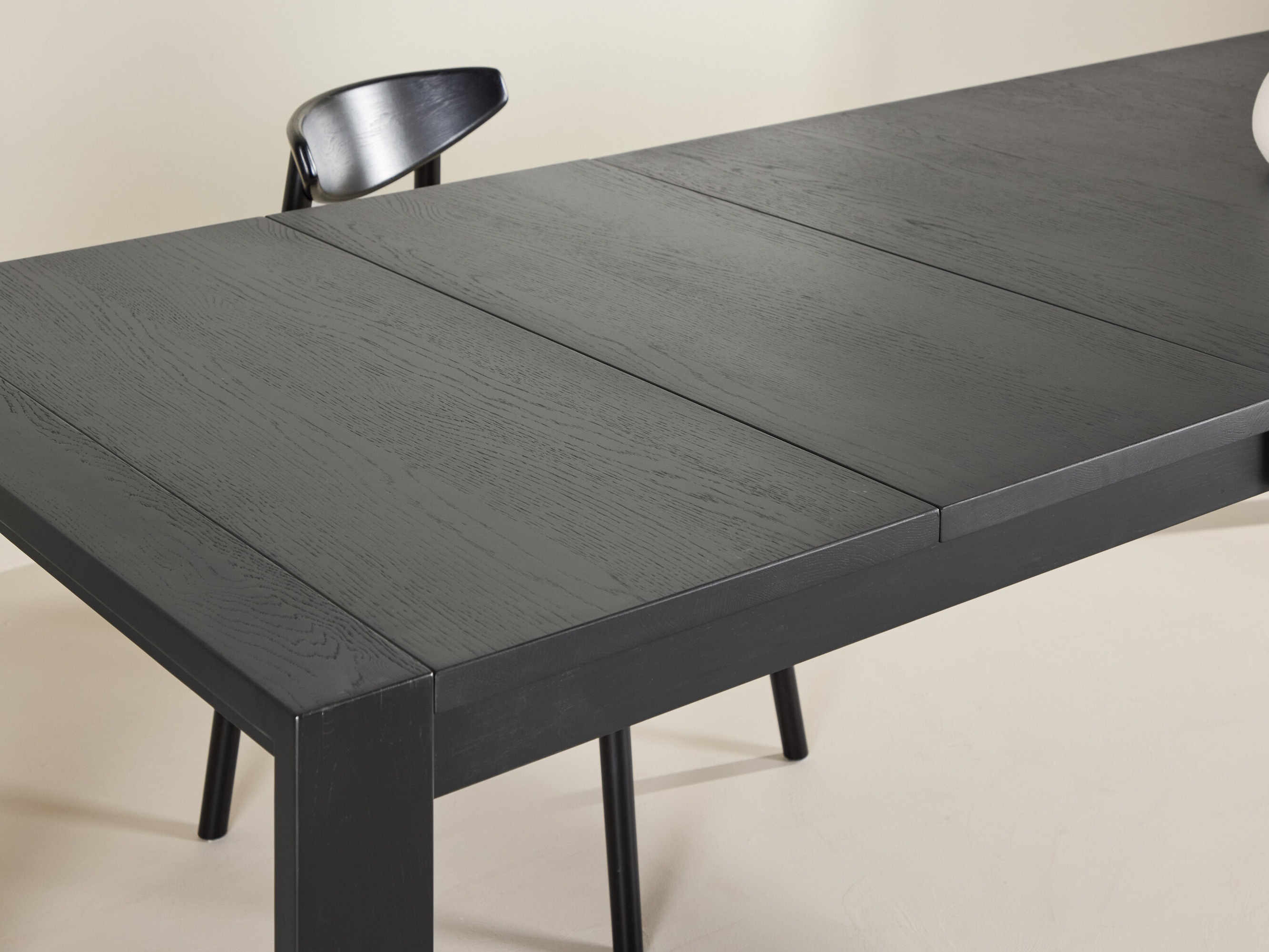 Stalas Dallas 120 (Juoda)