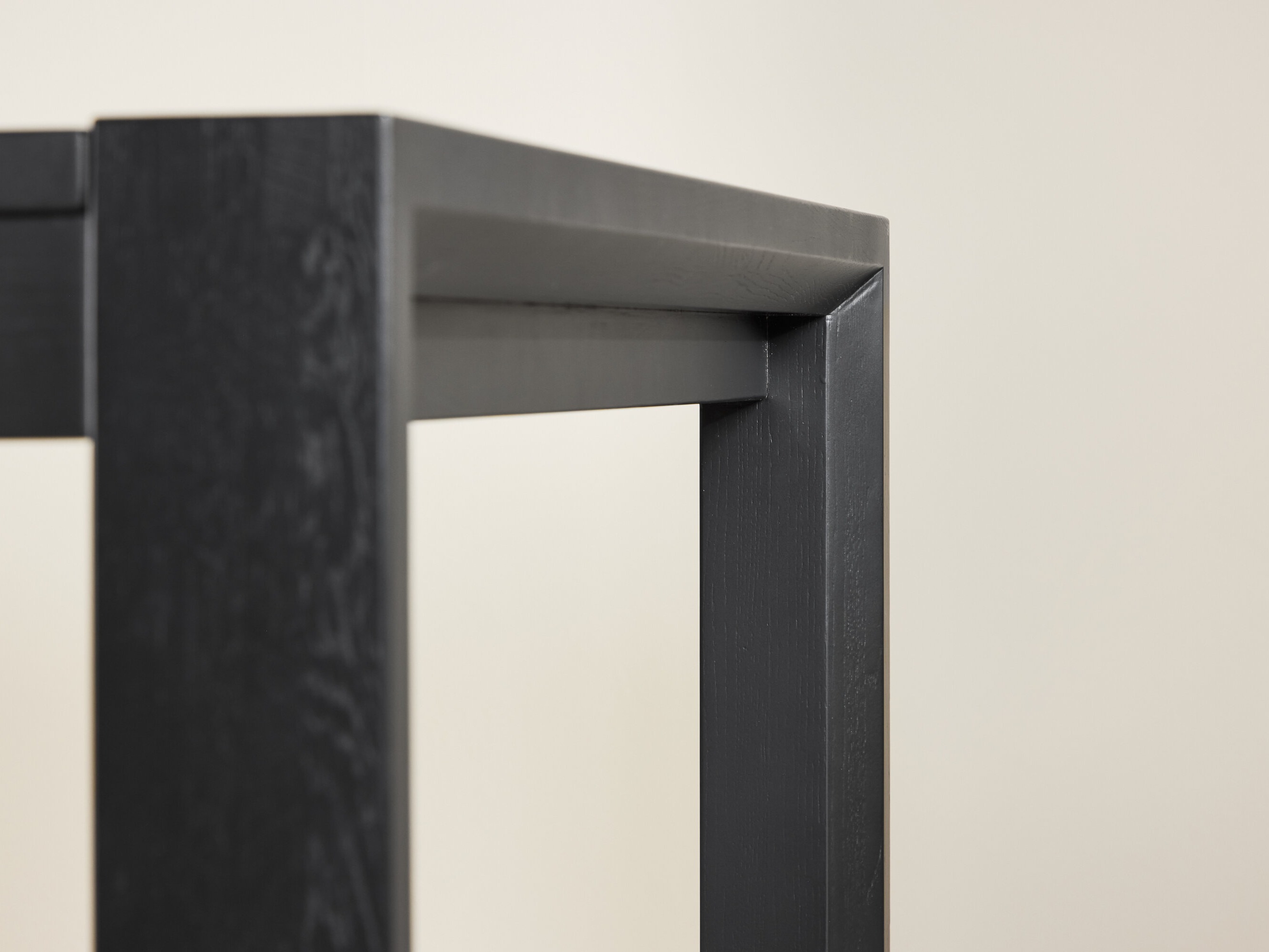 Stalas Dallas 120 (Juoda)