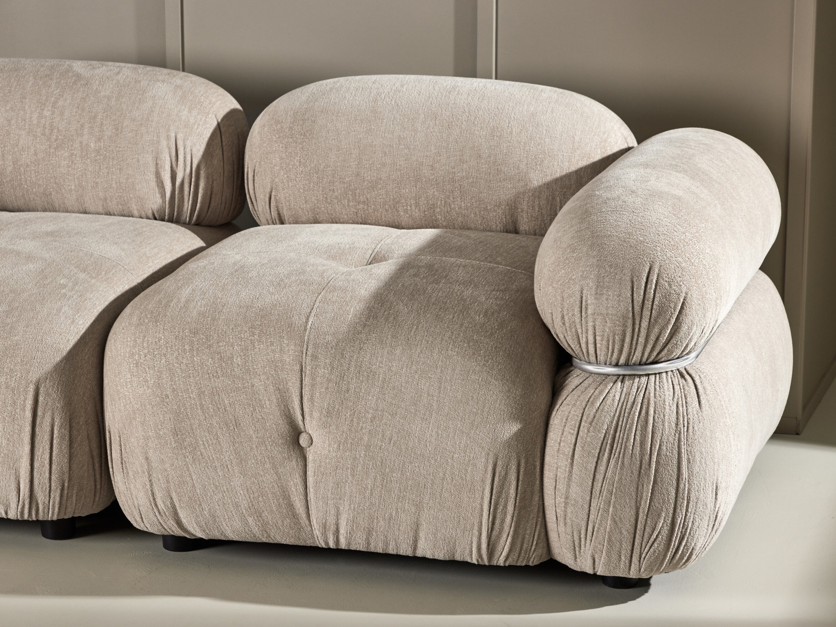 Modulinė sofa Evardale 103 (Smėlinė + Sidabrinė)