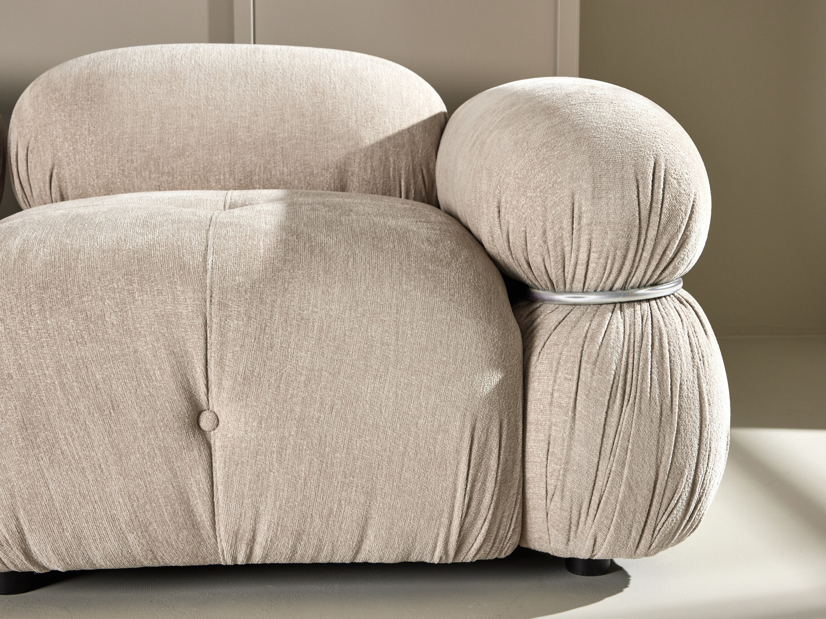 Modulinė sofa Evardale 103 (Smėlinė + Sidabrinė)