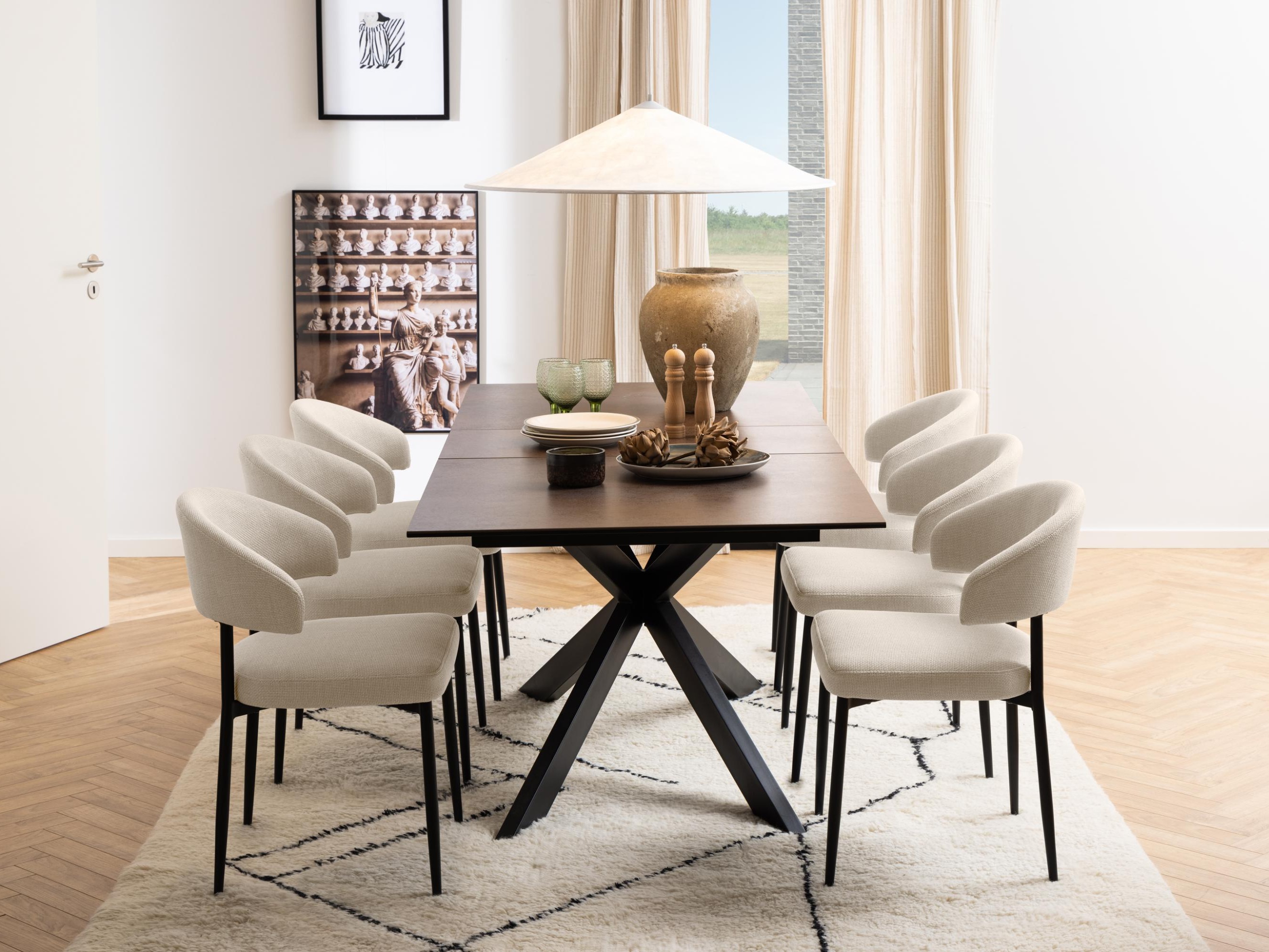 Stalas Norsica 685 (Juoda + Ruda)