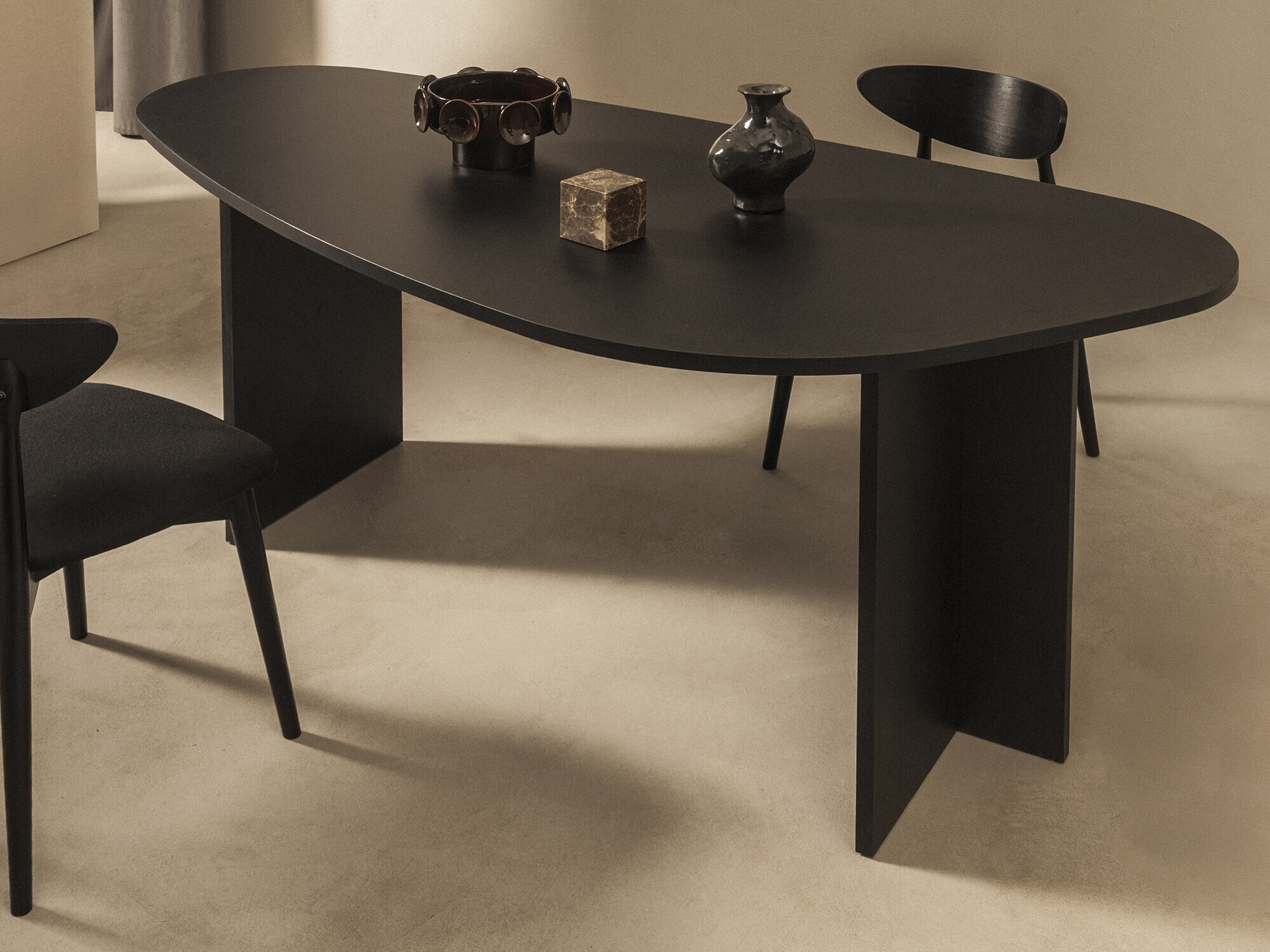 Stalas Burleson 720 (Juoda)