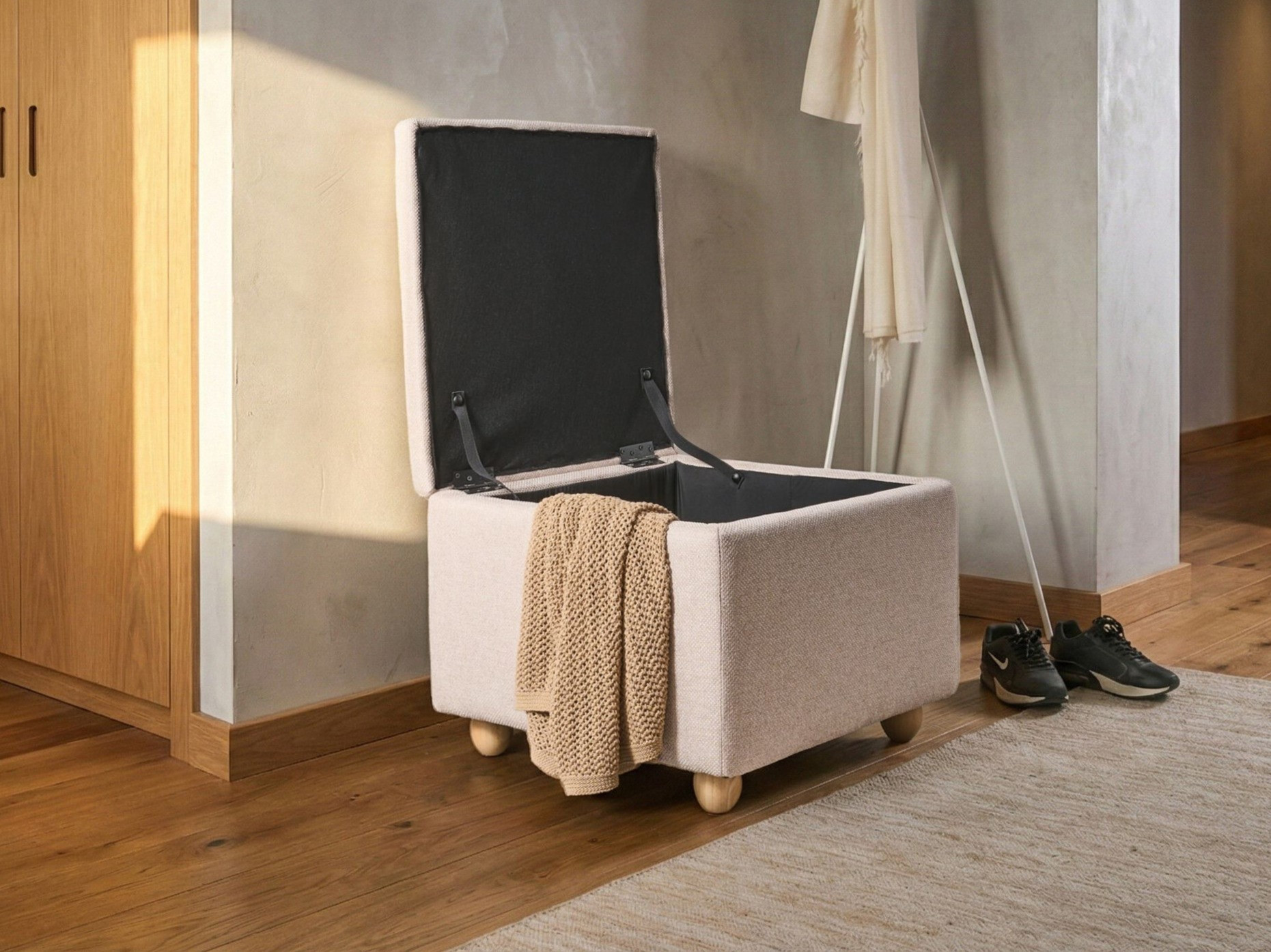 Pufas Berwyn 3316 (Smėlinė)