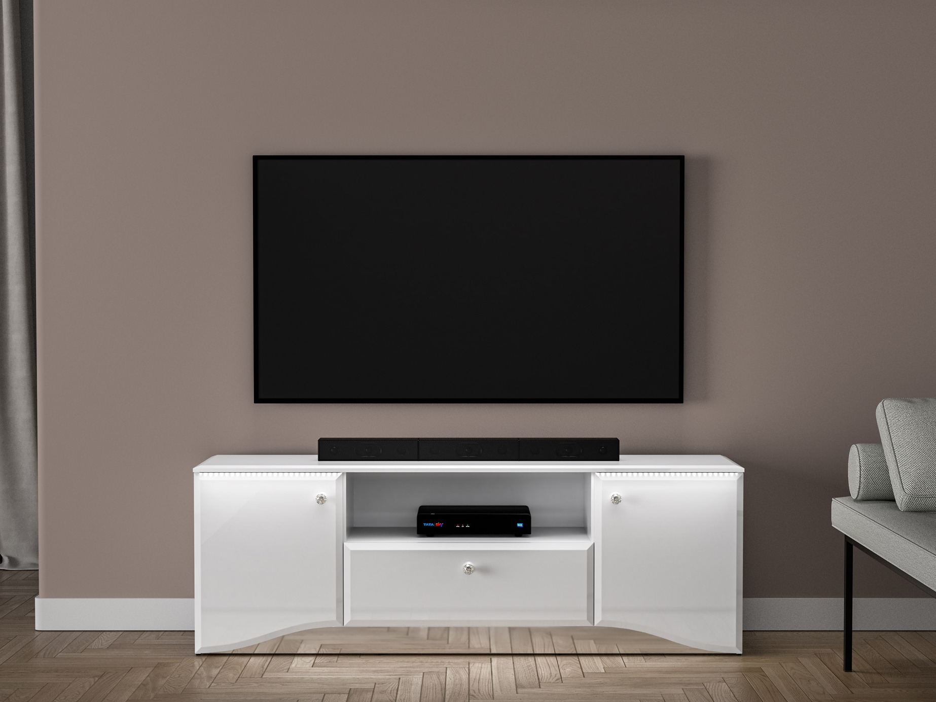TV staliukas Romlevo 102