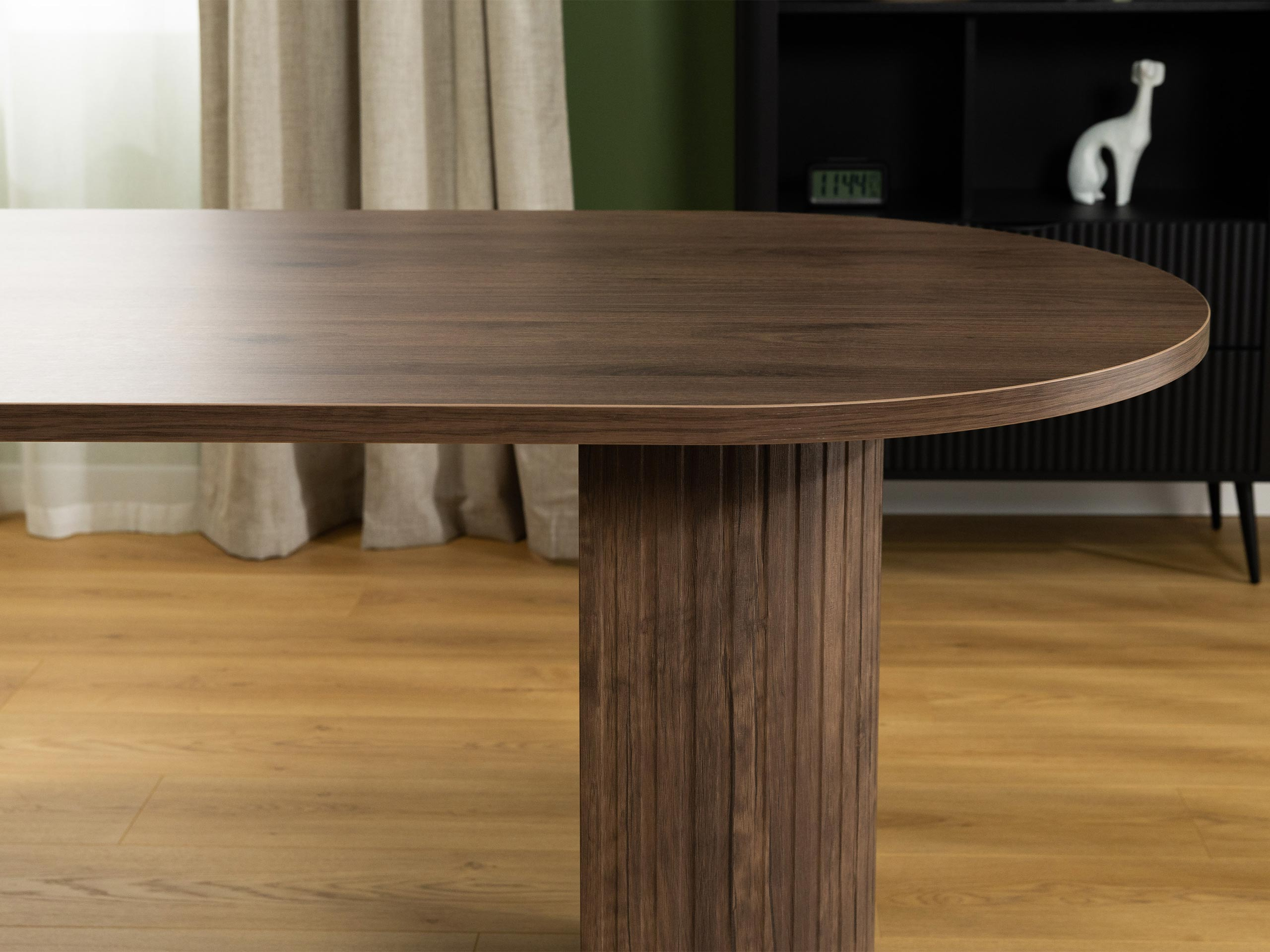 Stalas ST8932 su pažeista pakuote