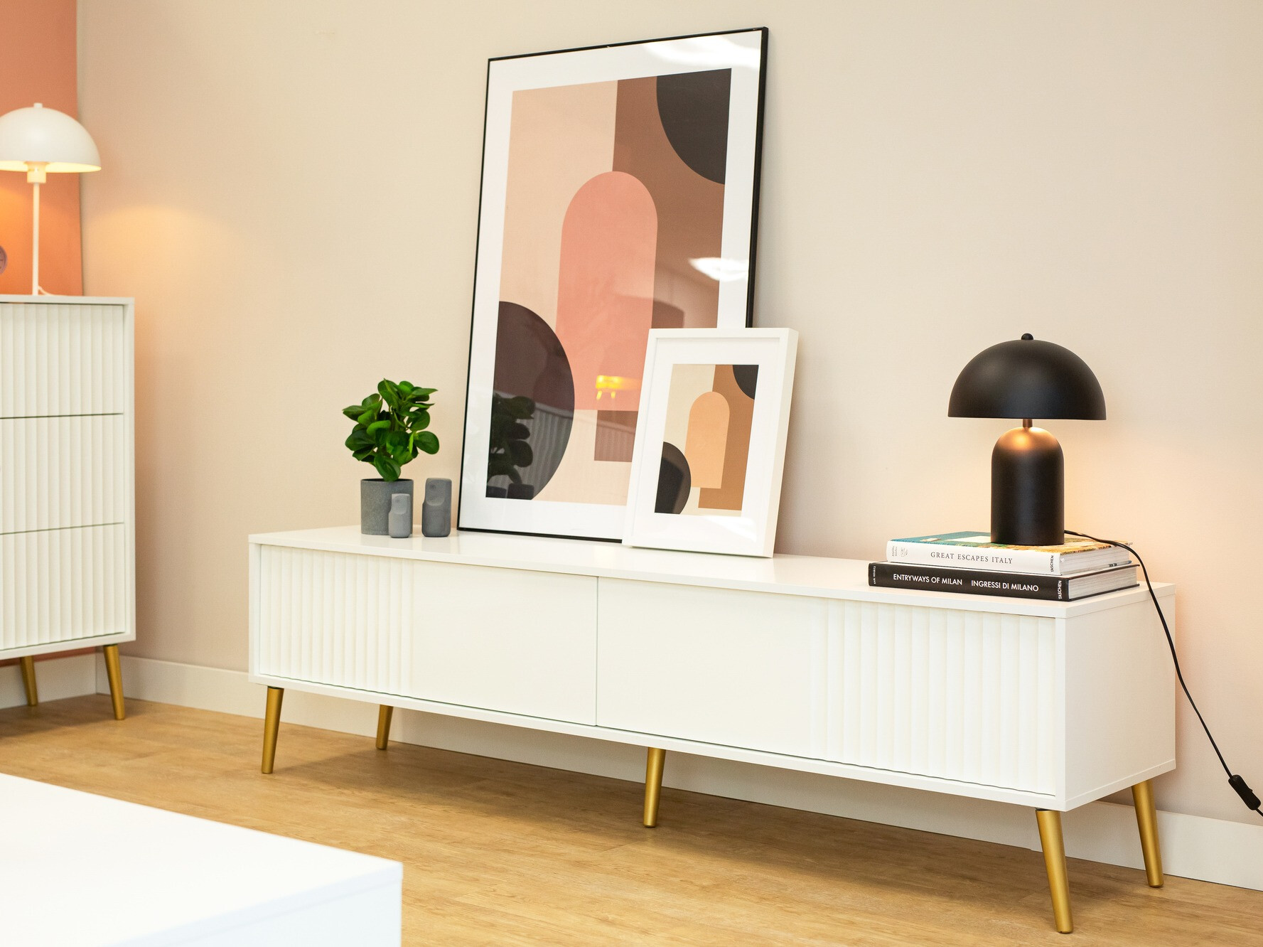 TV staliukas ST9041